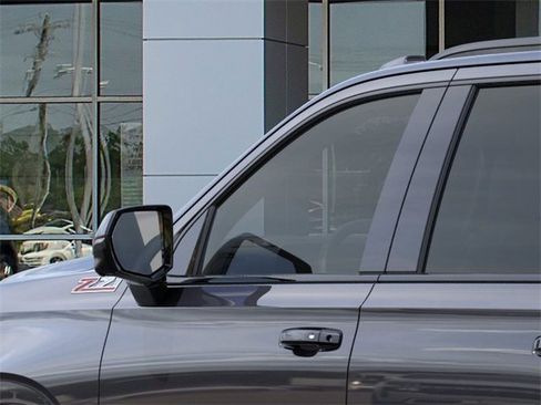New 2026 Chevrolet Suburban Z71 w/ Comfort Package image 12