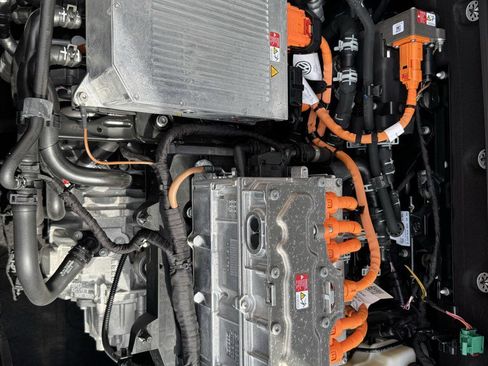 Used 2019 Volkswagen e-Golf SEL Premium image 14