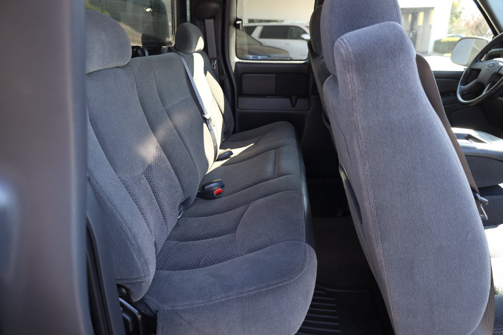 Used 2006 Chevrolet Silverado 1500 LT w/ Light Duty Power Package AWD/4WD image 17
