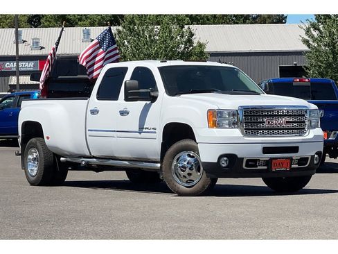 Used 2011 GMC Sierra 3500 Denali image 2