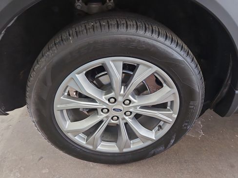 Used 2023 Ford Explorer Limited image 23