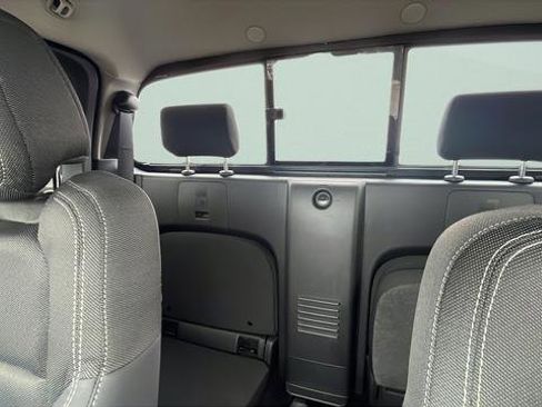 Used 2022 Nissan Frontier SV image 19