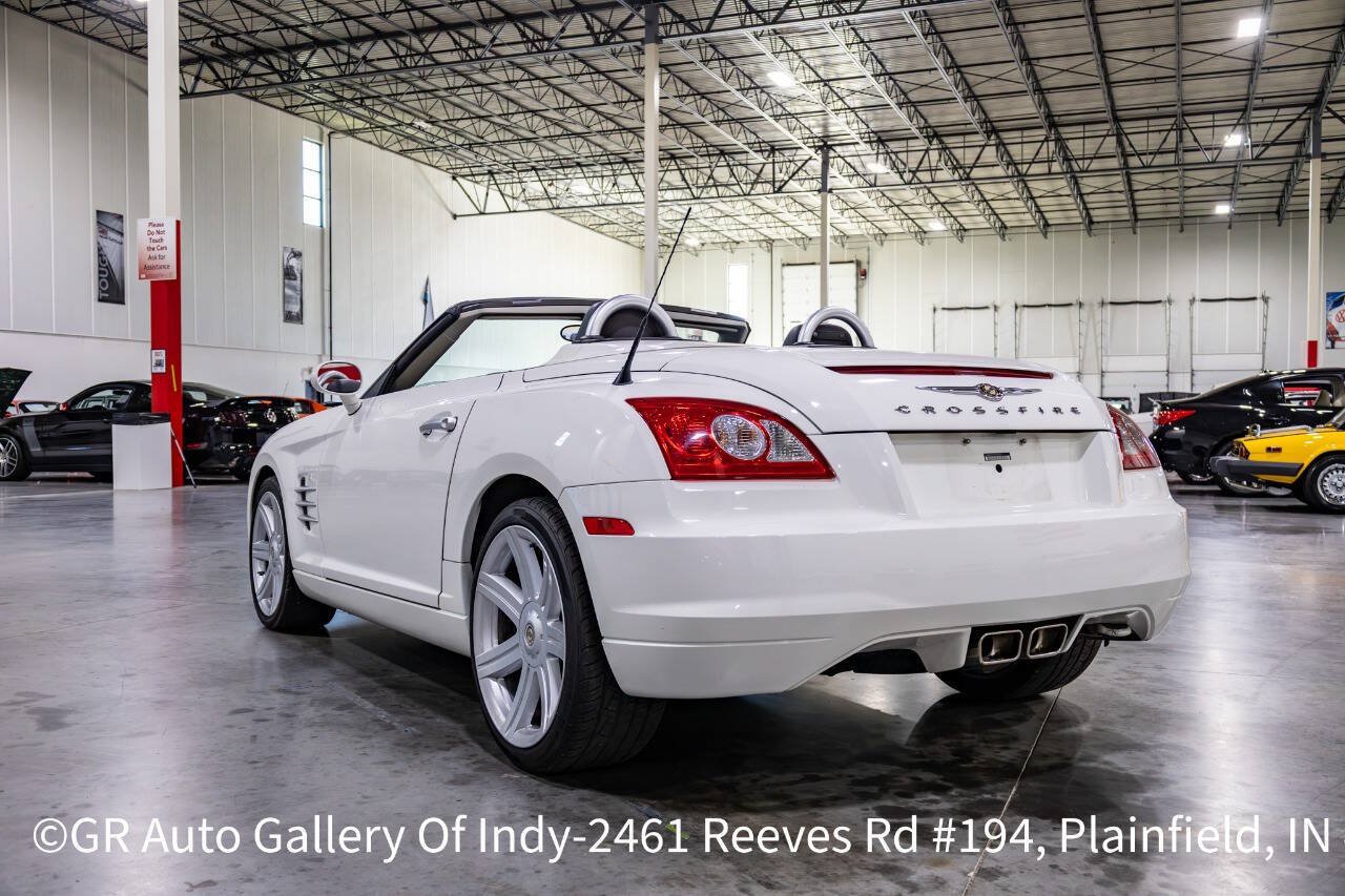 Used 2005 Chrysler Crossfire Limited RWD image 4