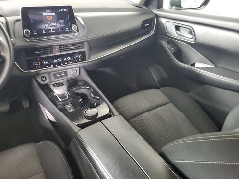 Used 2024 Nissan Rogue SV AWD/4WD image 16