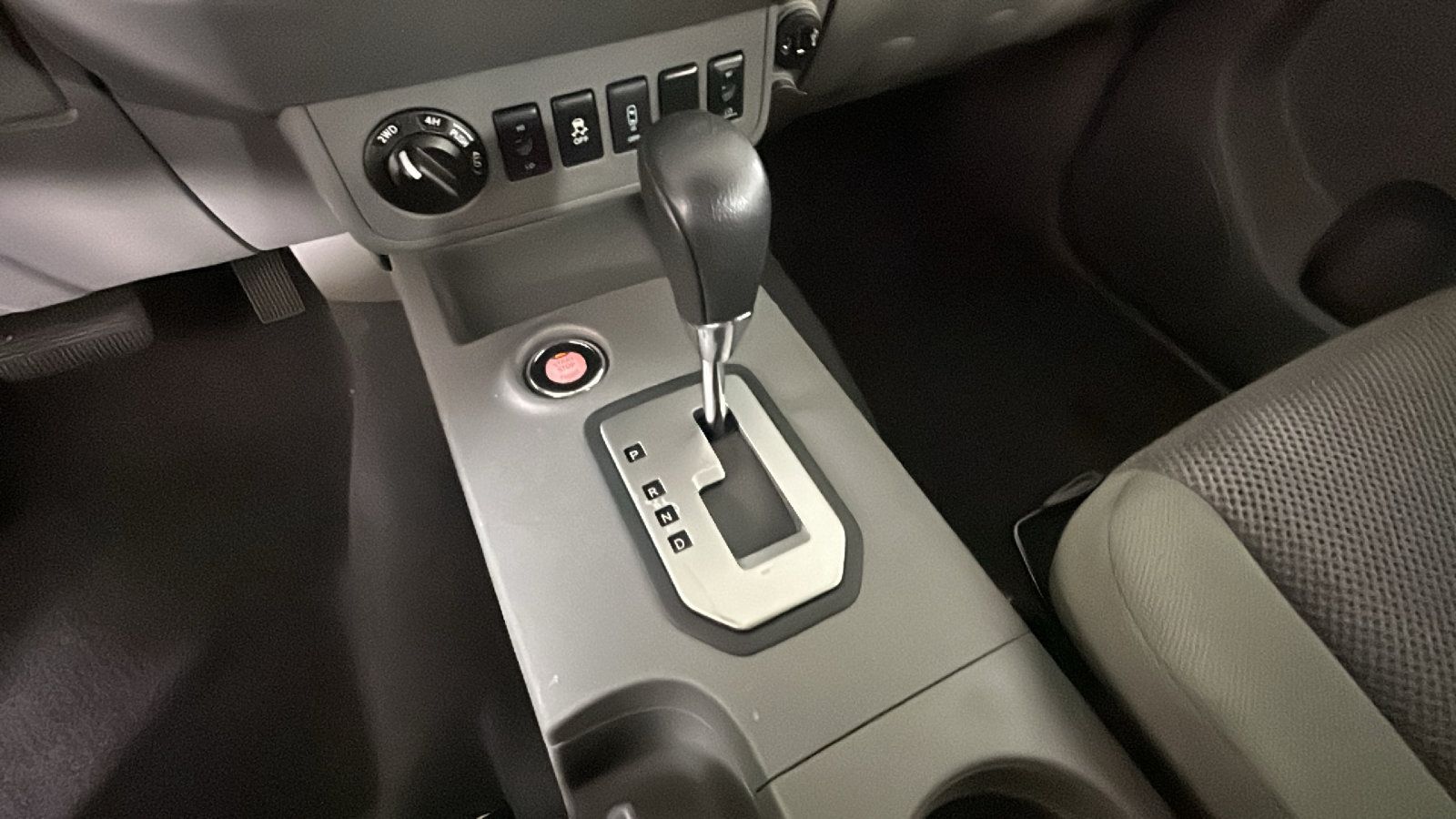 Used 2020 Nissan Frontier SV w/ Midnight Edition Floor Mats AWD/4WD image 25
