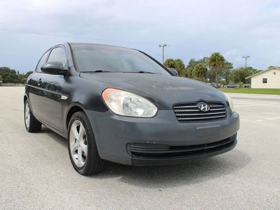 Used 2009 Hyundai Accent SE w/ Premium Equipment Pkg 4
