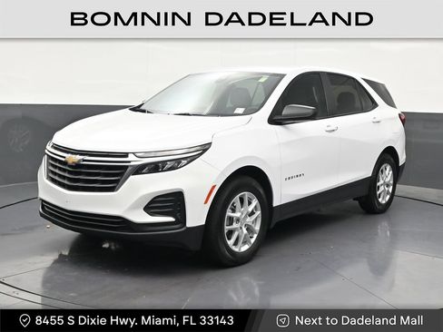 Used 2023 Chevrolet Equinox LS FWD image 1