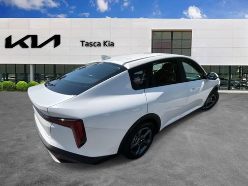 Used 2025 Kia K4 LXS image 6