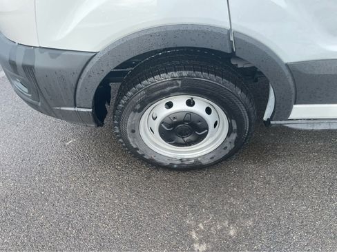 Used 2024 Ford Transit 250 image 9