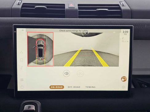 Used 2023 Land Rover Defender 130 S image 28