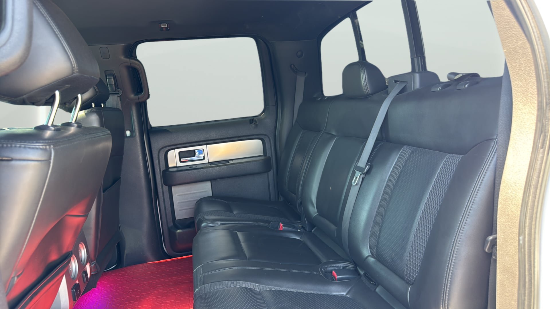 Used 2014 Ford F150 Raptor w/ Equipment Group 801A Luxury AWD/4WD image 30