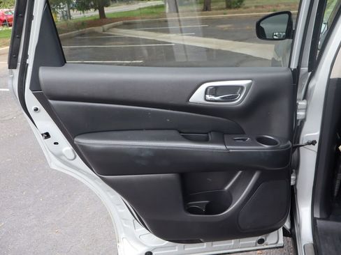 Used 2016 Nissan Pathfinder Platinum AWD/4WD image 26