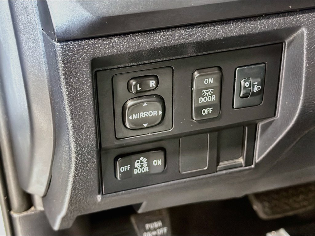 Used 2017 Toyota Tundra SR AWD/4WD image 12