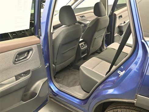 Used 2021 Nissan Rogue S image 6