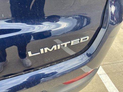 Used 2021 Jeep Compass Limited w/ Sun and Sound Group image 13