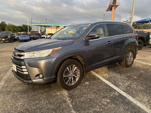 Used 2018 Toyota Highlander XLE FWD image 7