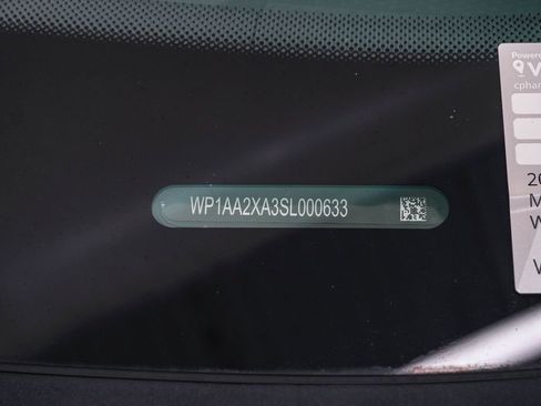 Certified 2025 Porsche Macan 4 Electric AWD/4WD image 30