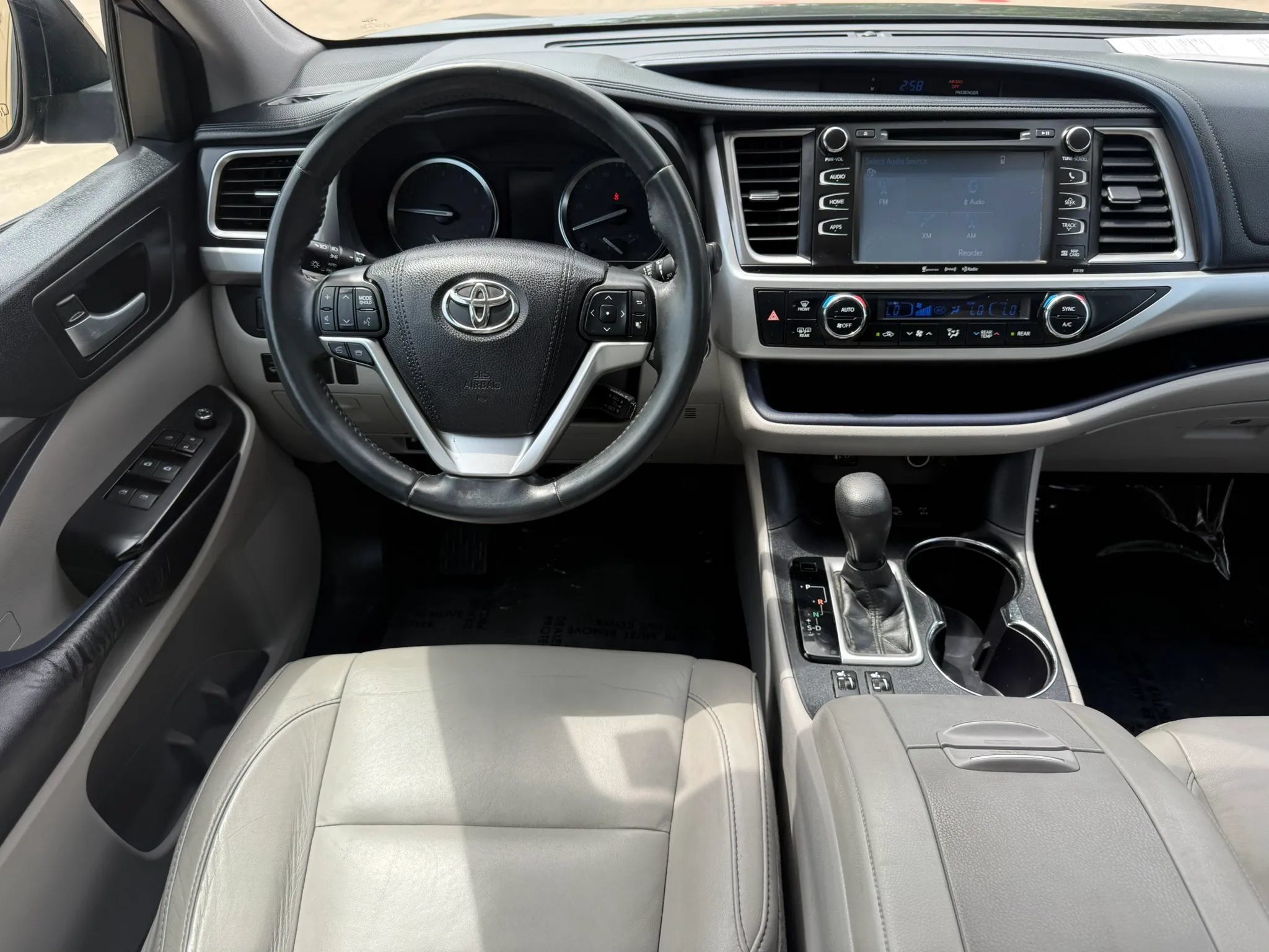 Used 2016 Toyota Highlander XLE w/ Protection Package #3 AWD/4WD image 15