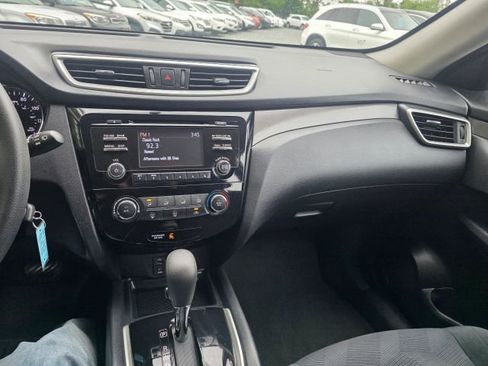 Used 2016 Nissan Rogue S FWD image 16