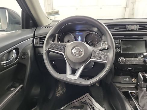 Used 2020 Nissan Rogue SV AWD/4WD image 6