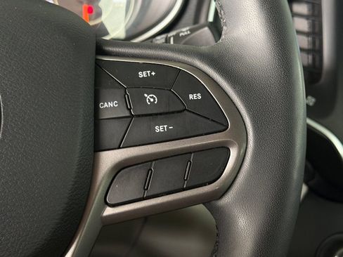 Used 2022 Jeep Cherokee Latitude Lux w/ Mopar Interior Package AWD/4WD image 29