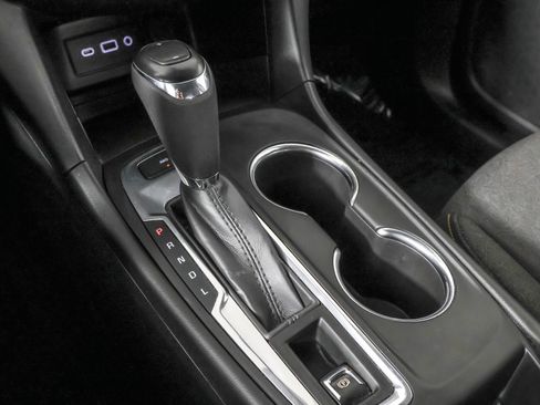 Used 2020 Chevrolet Equinox LT image 31