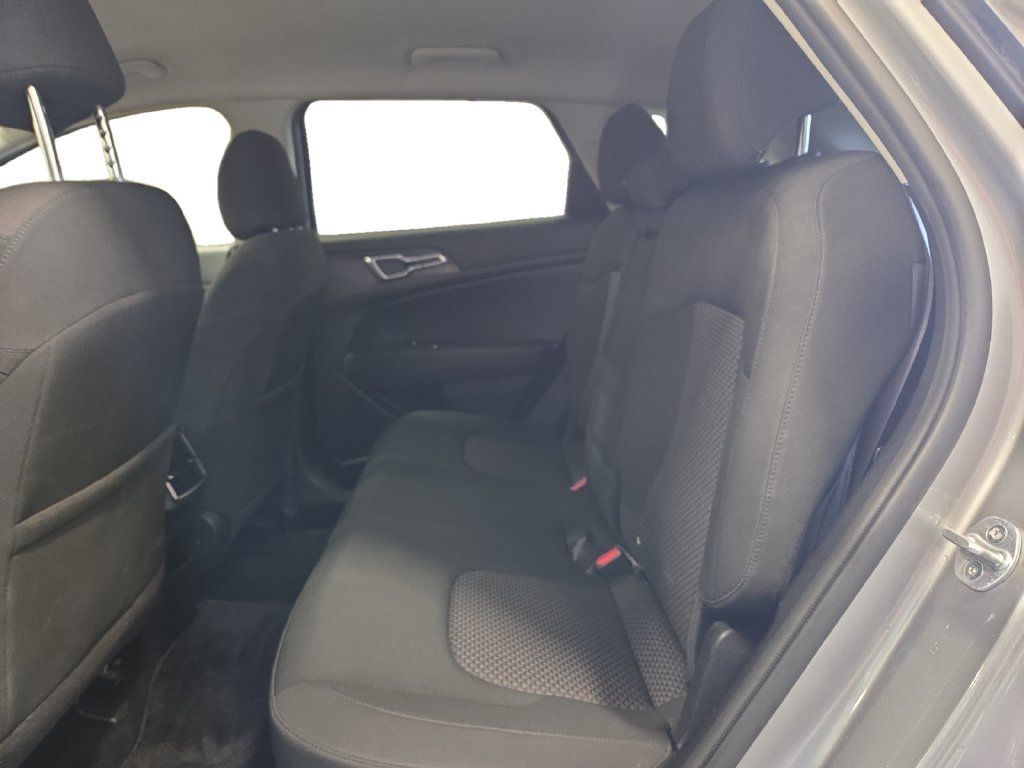 Used 2023 Kia Sportage LX AWD/4WD image 24