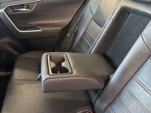 Used 2019 Toyota RAV4 Limited FWD image 20
