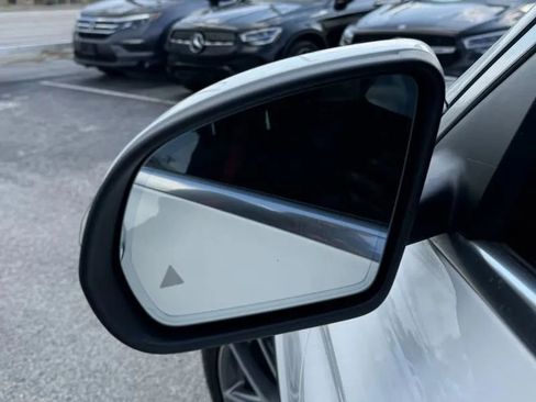 Used 2020 Mercedes-Benz GLC 300 image 11