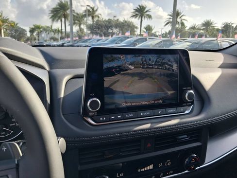 Used 2026 Nissan Rogue SV FWD image 27