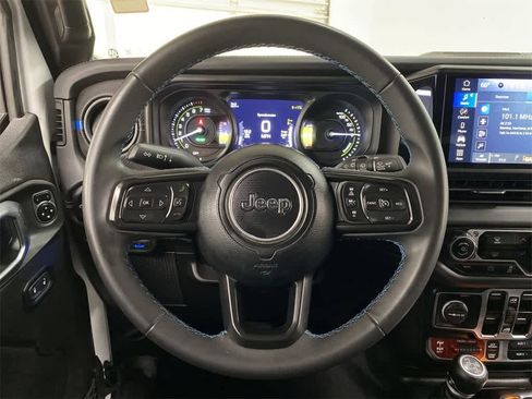 Used 2024 Jeep Wrangler Rubicon image 20