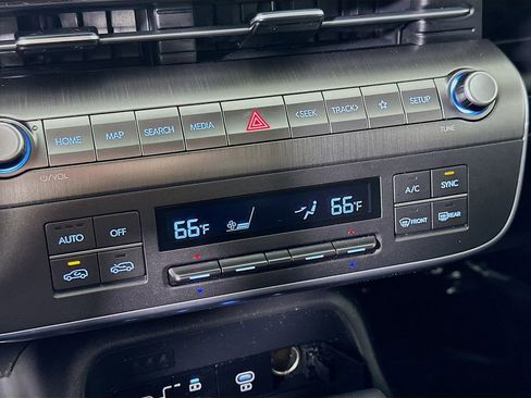 Used 2025 Hyundai Kona SEL image 26