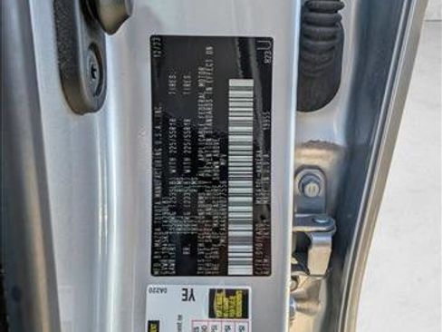 Used 2024 Toyota Corolla Cross XLE image 22