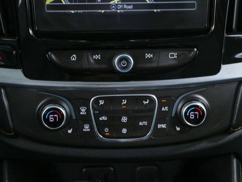 Used 2018 Chevrolet Traverse LT FWD image 20