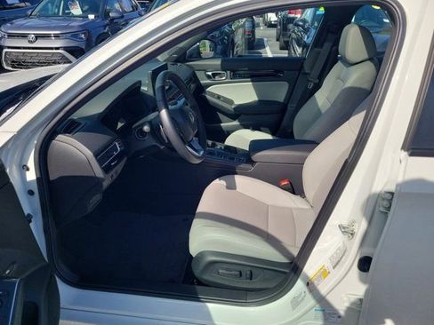 Used 2025 Honda Civic Sport Touring image 13