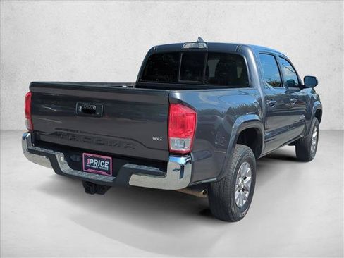 Used 2017 Toyota Tacoma SR5 w/ Tow Package RWD image 5