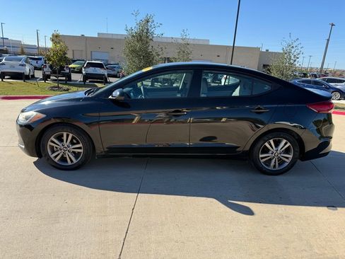 Used 2017 Hyundai Elantra SE image 8