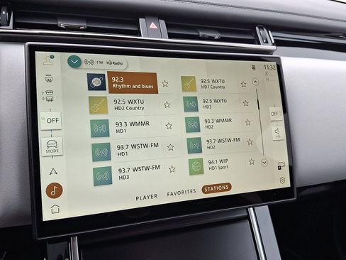 New 2026 Land Rover Range Rover Velar Dynamic SE image 9