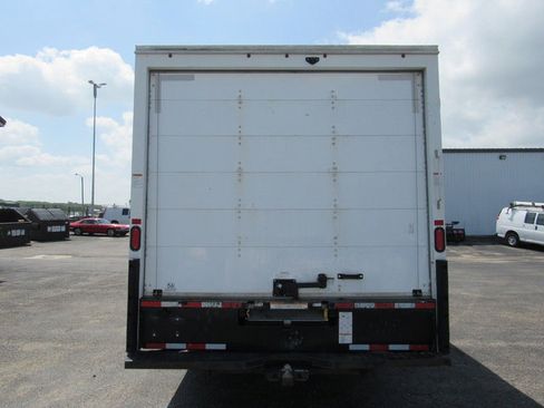 Used 2021 GMC Savana 3500 Extended w/ Power Convenience Package RWD image 4