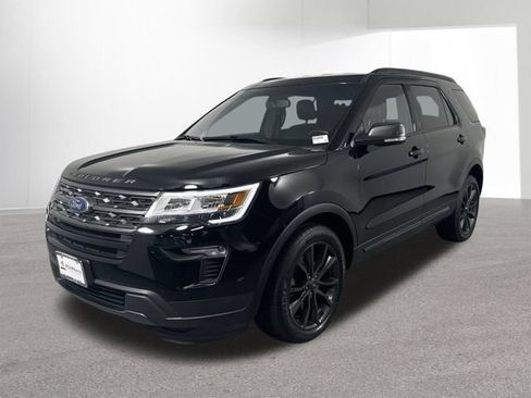 Used 2018 Ford Explorer XLT w/ Equipment Group 202A AWD/4WD image 1