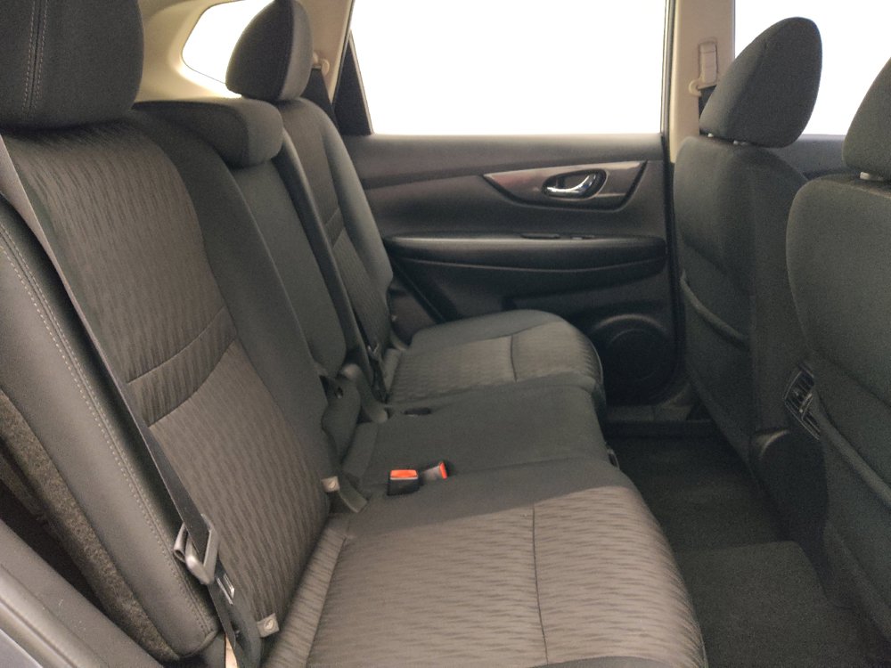 Used 2018 Nissan Rogue S FWD image 19