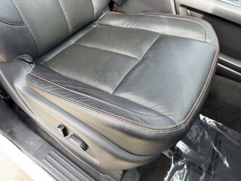 Used 2021 Nissan Titan PRO-4X w/ Pro-4x Convenience Package image 36