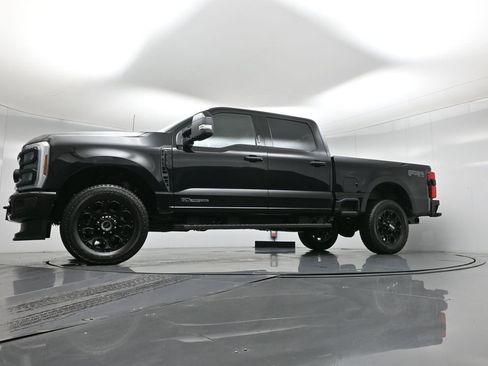 New 2026 Ford F250 Lariat w/ Black Appearance Package image 7