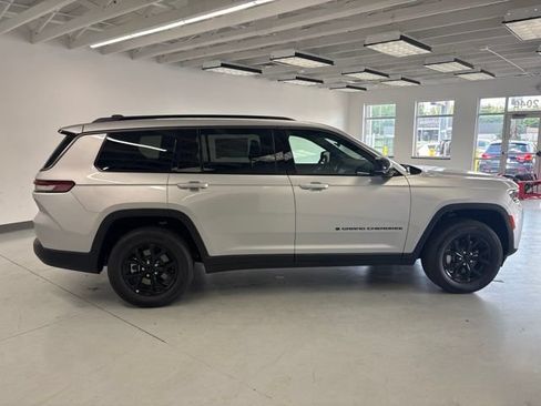 New 2026 Jeep Grand Cherokee L 4WD image 11