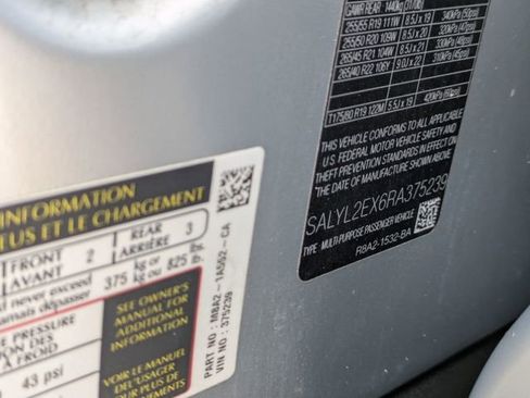 Used 2024 Land Rover Range Rover Velar Dynamic SE image 22