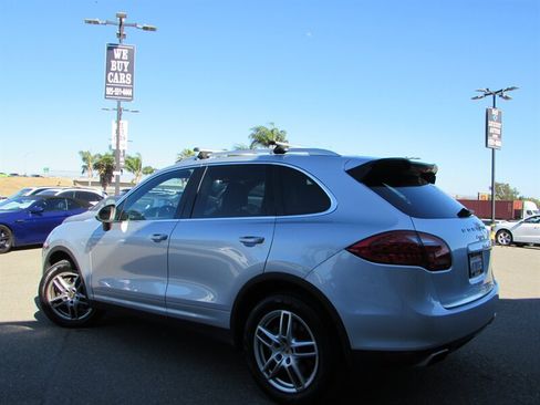 Used 2012 Porsche Cayenne AWD/4WD image 5
