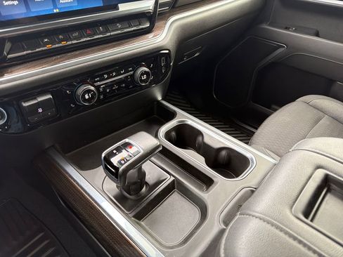 Used 2022 Chevrolet Silverado 1500 LT w/ Z71 Off-Road Package image 21