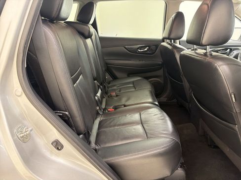 Used 2019 Nissan Rogue SL FWD image 28