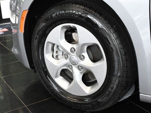 Used 2017 Chrysler Pacifica Touring Plus FWD image 34
