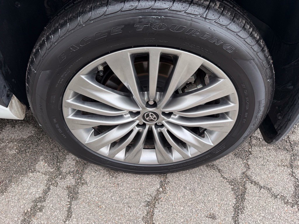 Used 2024 Toyota Highlander Platinum AWD/4WD image 9